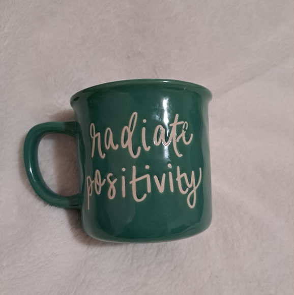 Giant Ceramic Mug lettered with "Radiate Positivity" mantra - Picture 6 of 6